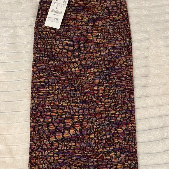 ZARA 1 top with 3 skirts to MIX N MATCH - Picture 3 of 6